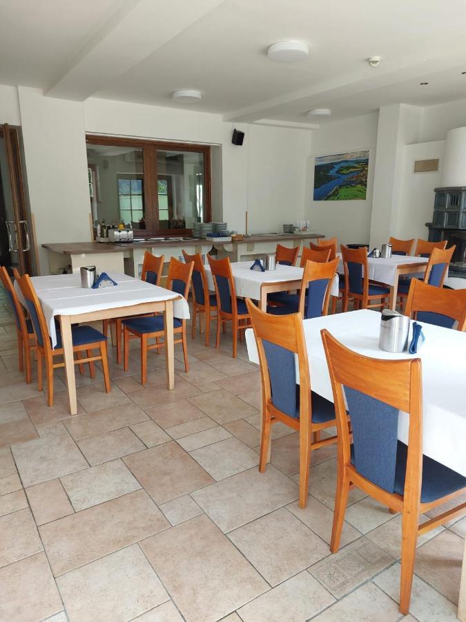 Hotel Vltava Frymburk Exteriör bild